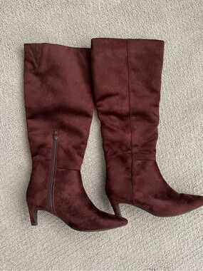 Women's Universal Thread Tall Chocolate Faux Suede Boots